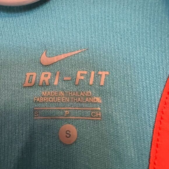 Nike Tank Top - Picture 2 of 3